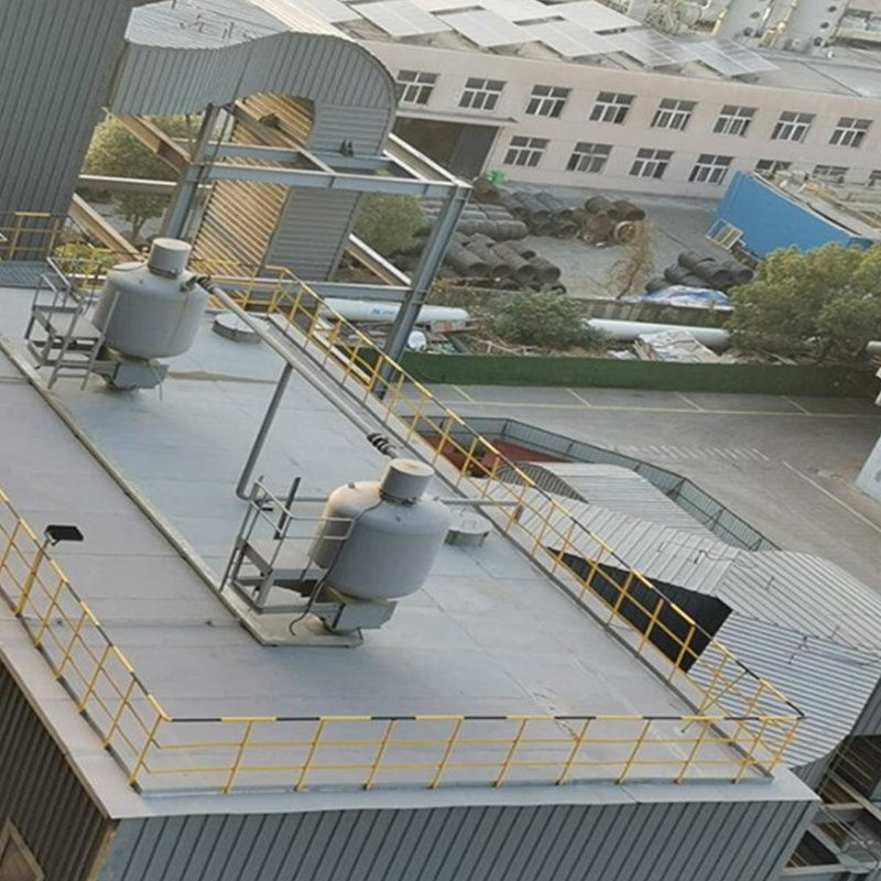 Obrotowy worek do czyszczenia strumieniowego z odpylaczem